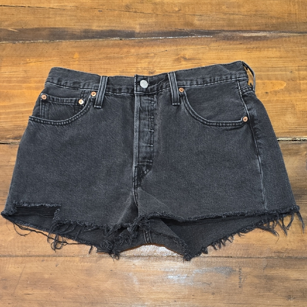 Levi’s 501 Black Denim Cutoff‎ Shorts | High Rise | W32